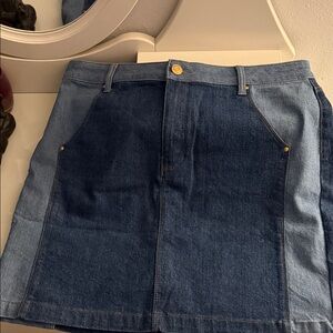 🔥Kut from the Kloth Lola Denim Mini Skirt🔥